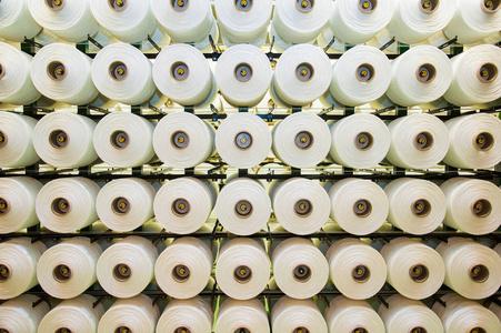 纺织厂织布机照片